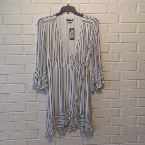 Miss Me  Miss Me Wrap Dress with 3/4 Ruffle Sleeve - Picture 4 of 5